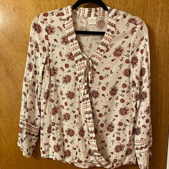 Soho Jeans New York & Company Women’s Long Sleeve, V-Neck Floral Print w/ Tie - Picture 1 of 5